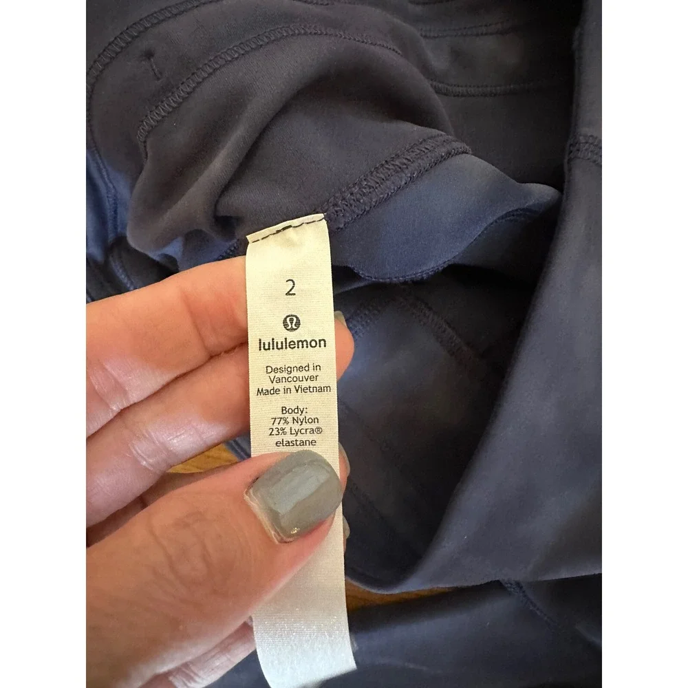 Lululemon Capri Length Blue‎ Leggings Womens Size 2